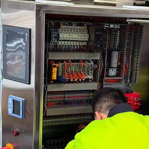 Our engineers aren’t just desk jockeys.

Here we have a wild Project Engineer in his natural habitat, bringing this control panel to life one cable at a time.

From the program to the wire. It’s all done here at SEPAK.

#projectengineer #controlsystems #sepakindustries #behindthescenes #plc #controlpanel #controlsystemengineering #automation